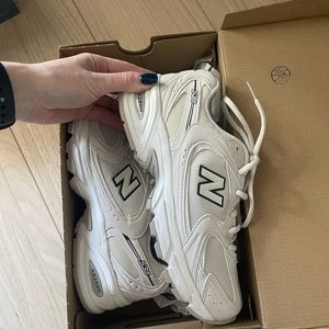 New balance 530 nude size 5 male, size 6.5 female